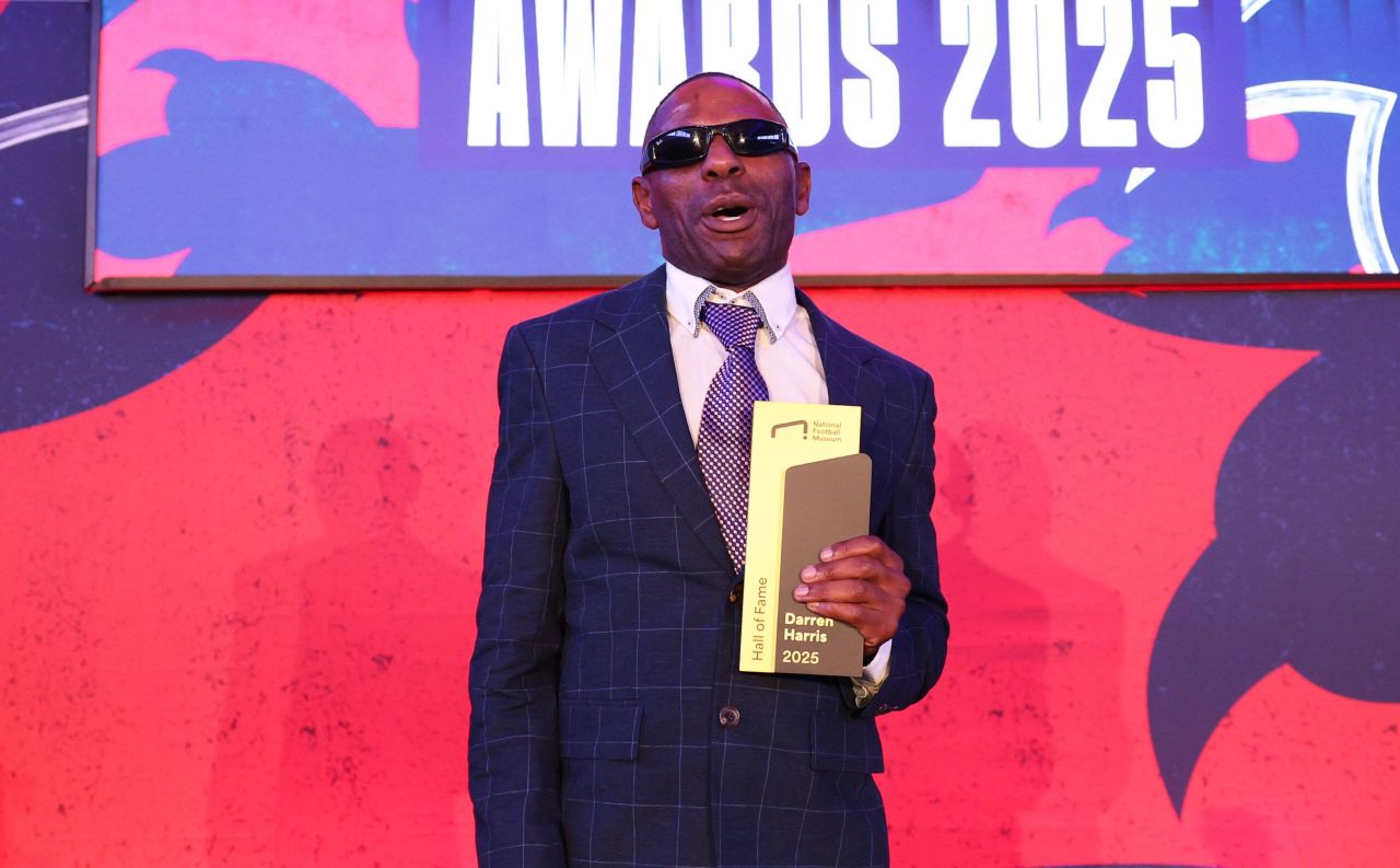 Darren Harris being inducted into the Football Hall of Fame